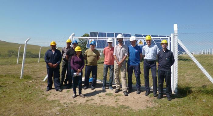 Cerros de Vera: primer poblado rural en autoabastecerse con energía fotovoltaica Cerros de Vera: primer poblado rural en autoabastecerse con energía fotovoltaica