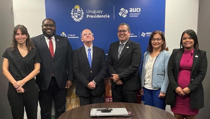 Delegación de República Dominicana con integrantes de AUCI.