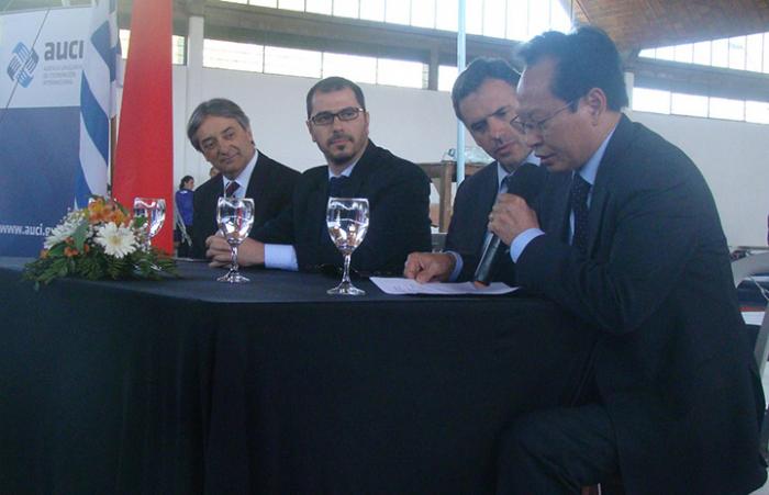 Uruguay recibió de parte de China la mayor donación en equipamiento deportivo