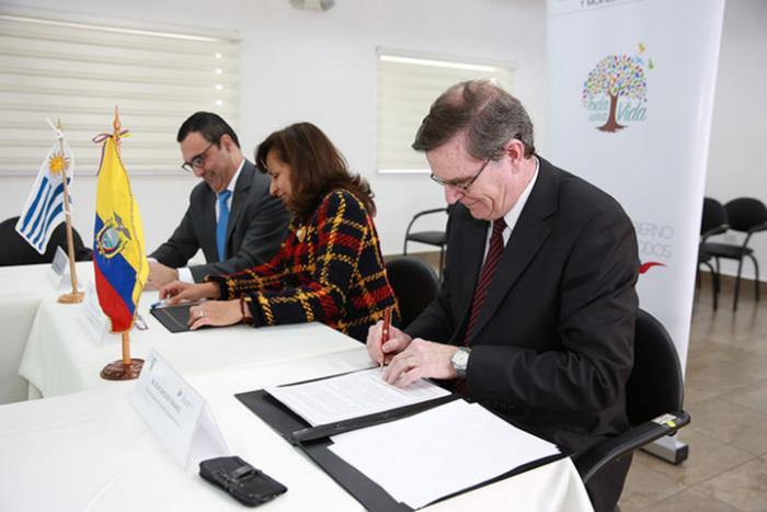 Uruguay y Ecuador firman acuerdo de cooperación técnica para el sector agropecuario y el área de desarrollo social 