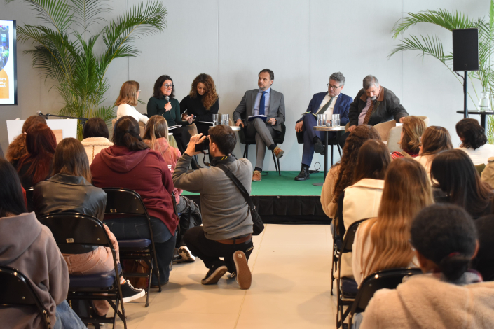 Conversatorio Fortalezas y desafíos de la cooperación internacional en la gestión del agua