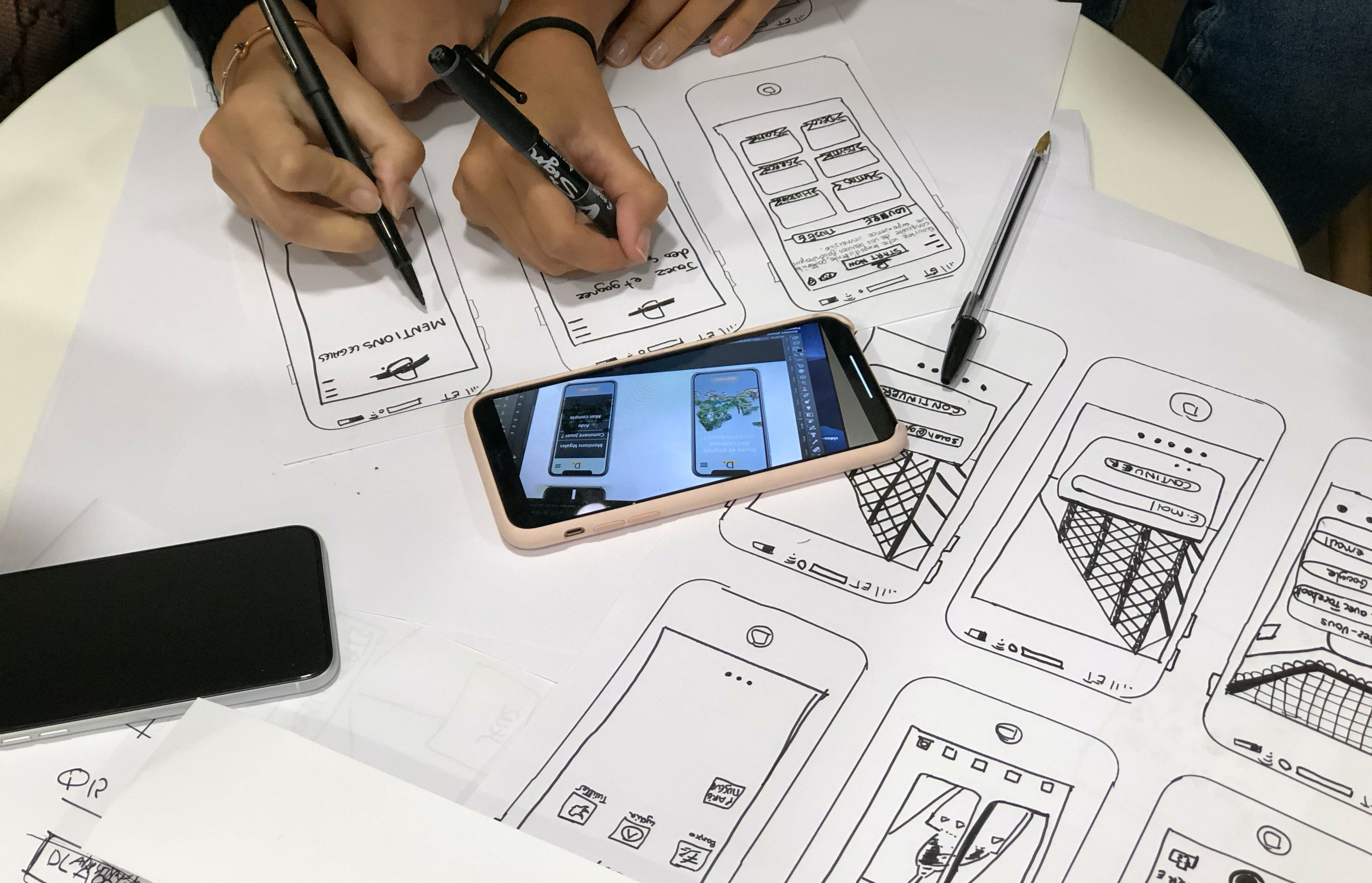 Bocetos de diseño móvil. Bocetos de diseño móvil.