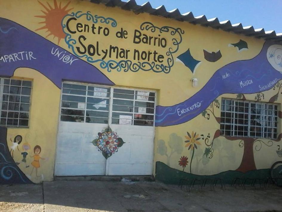 Fachada del centro de barrio