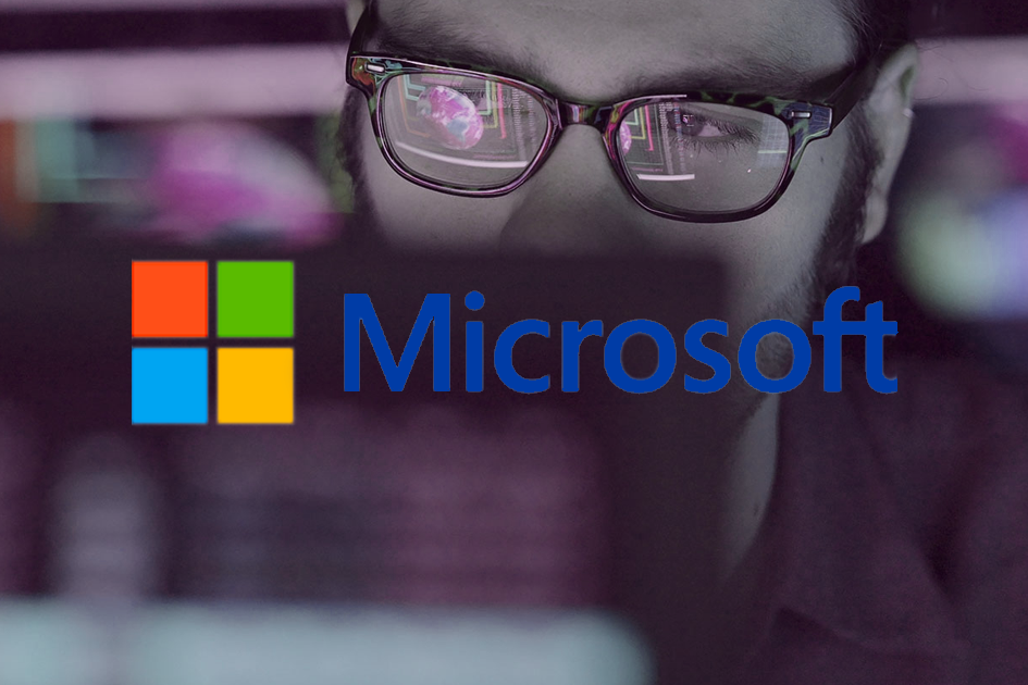 Imagen descriptiva de vulnerabilidades en Microsoft Imagen de una persona viendo una pantalla