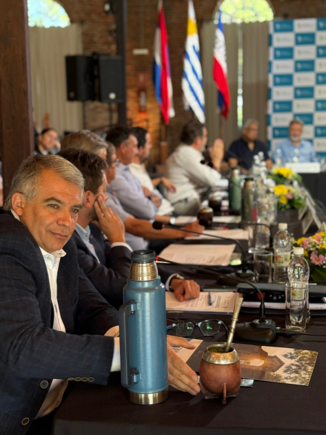 Congreso de Intendentes celebró sesión en Colonia 