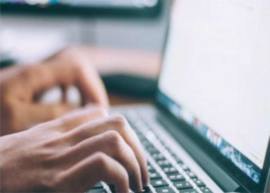 Llamado a Comunicador y Asistente de Secretaría Imagen de una computadora