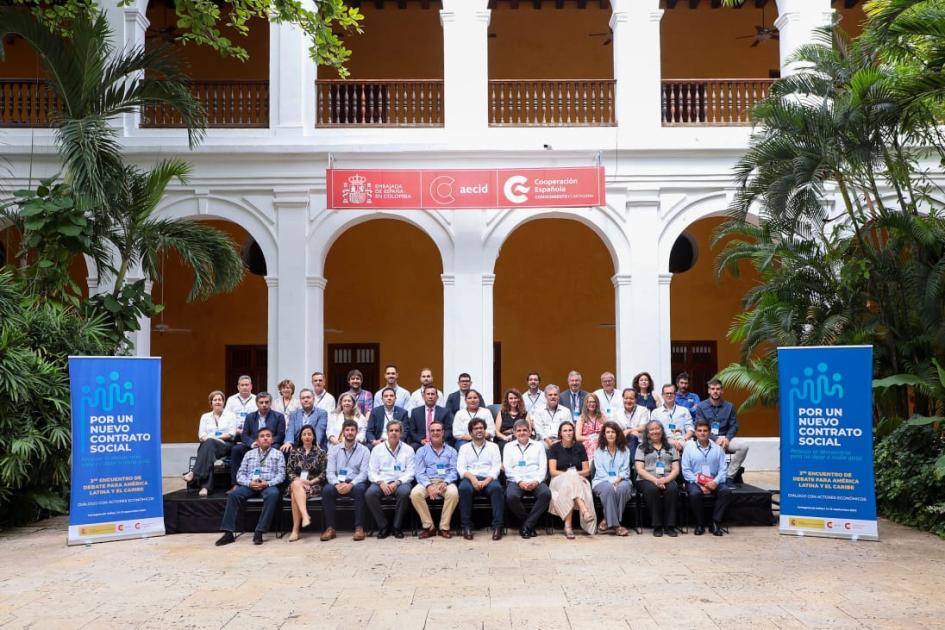 Margarita Faral, Directora General de Rentas en el evento Todos los integrantes que participaron en el tercer encuentro en Cartagena de Indias