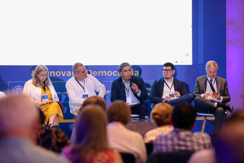 Margarita Faral, Directora General de Rentas en el evento Integrantes de diferentes países en el encuentro de Cartagenas