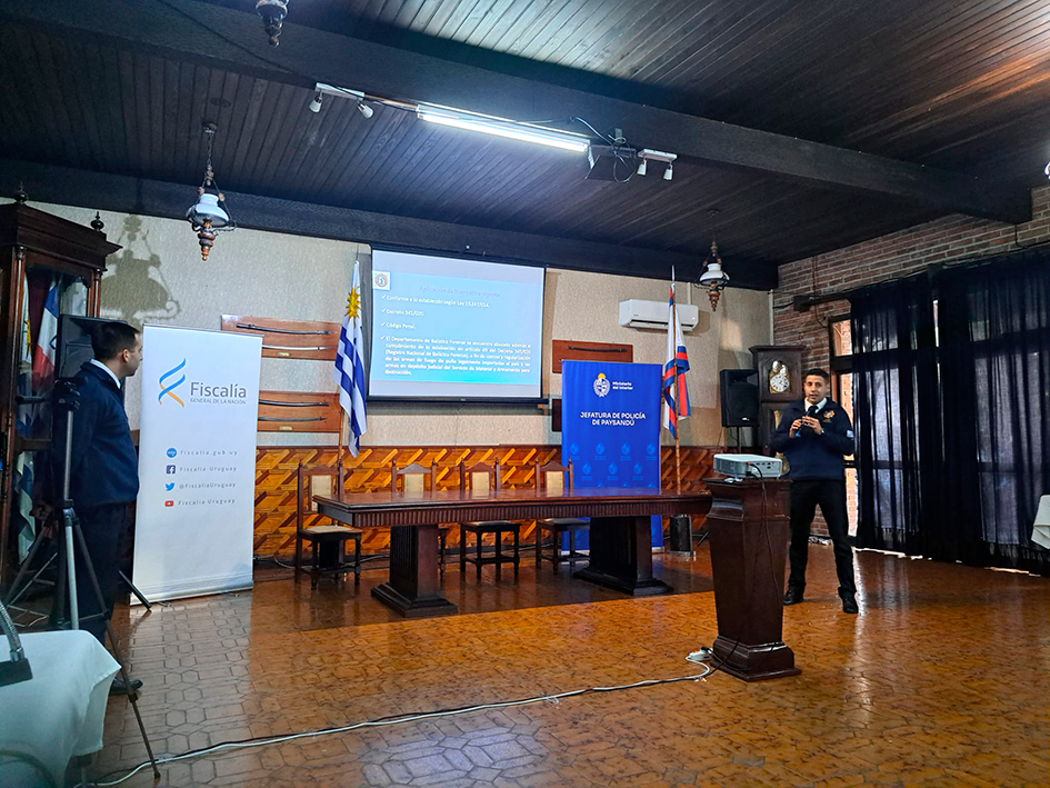 Sub Oficial Mayor Yubert Campos de la Dirección Nacional de Policía Científica Sub Oficial Mayor Yubert Campos de la Dirección Nacional de Policía Científica