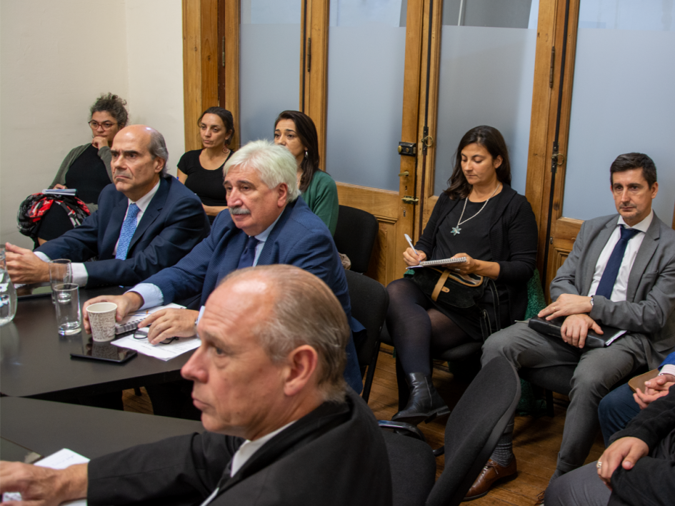 Autoridades participantes en la reunión.