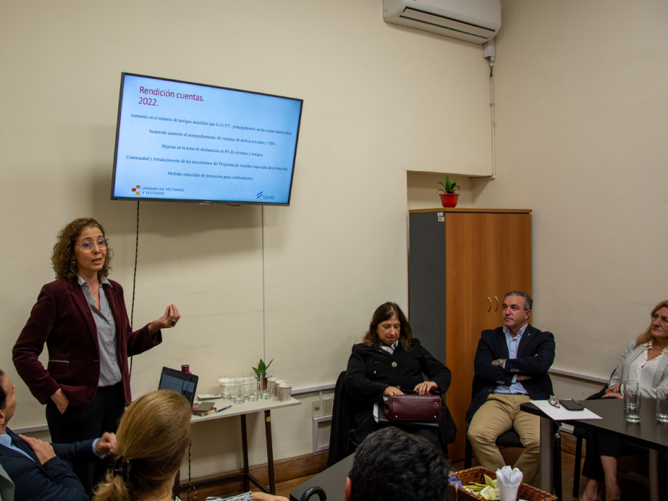 Mariela Solari presentando ante el Gabinete interinstitucion el informe de rendición de cuentas 2022 Mariela Solari presentando ante el Gabinete interinstitucion el informe de rendición de cuentas 2022