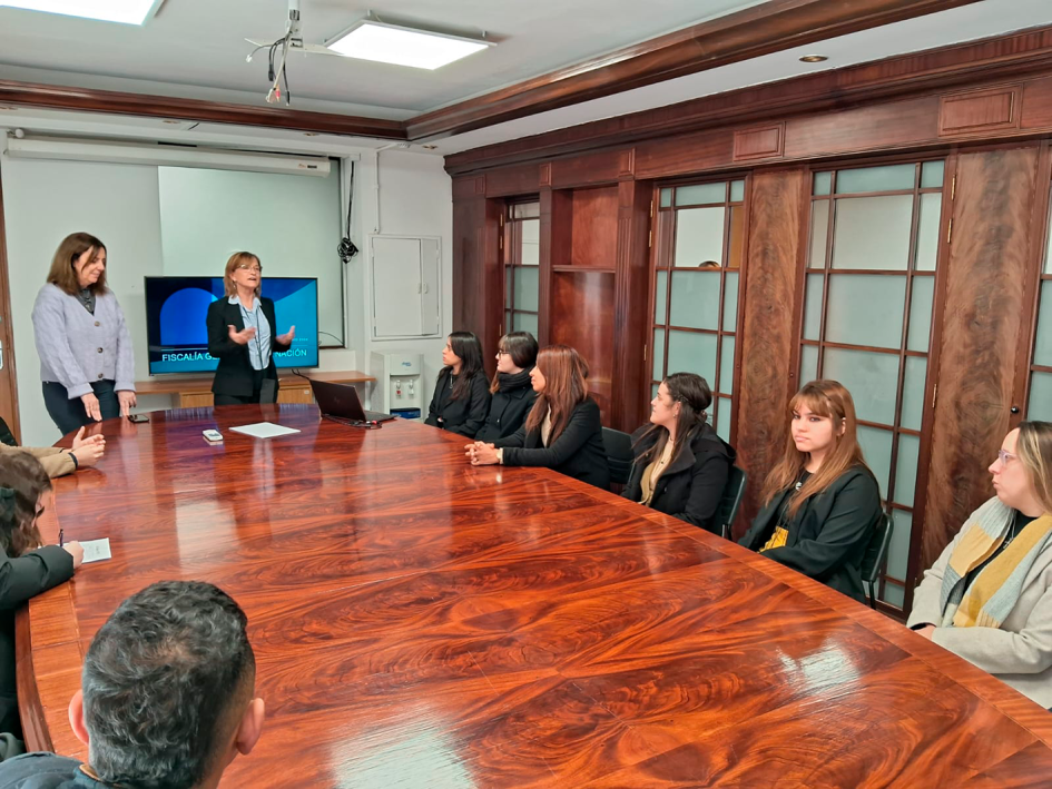 Estudiantes de Derecho UdelaR Estudiantes de Derecho UdelaR