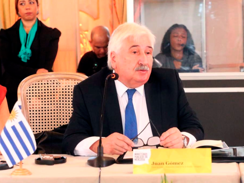Fiscal de Corte Juan Gómez en la reunión Fiscal de Corte Juan Gómez en la reunión