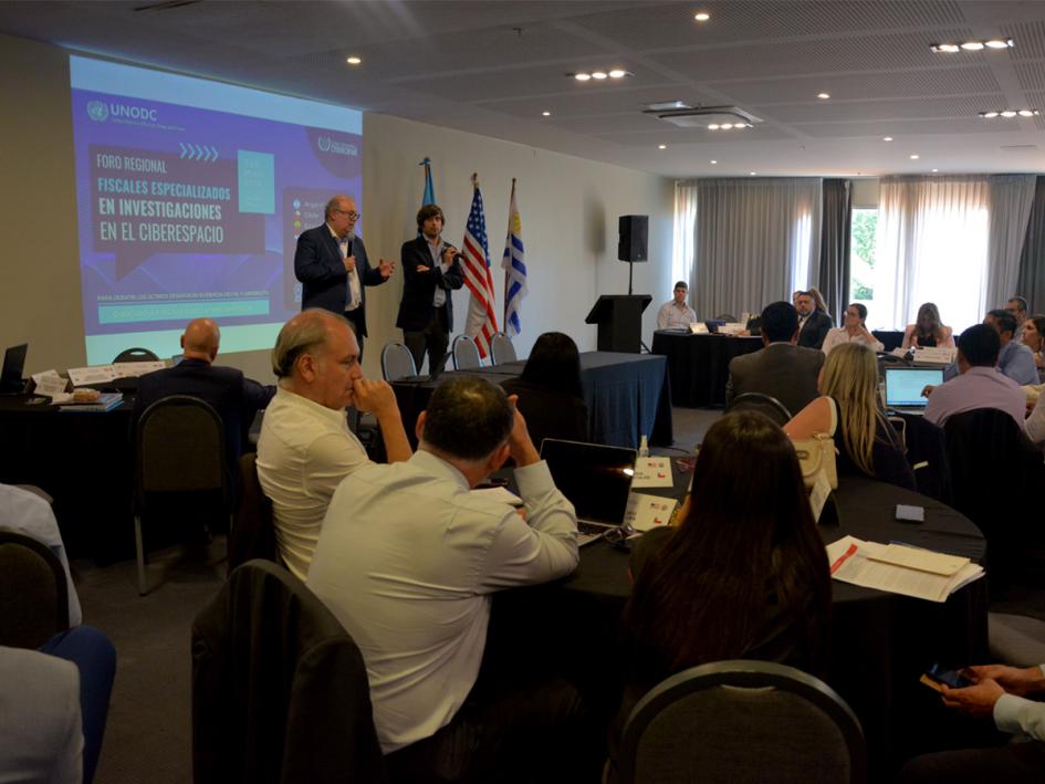 Foro Regional de Fiscales Especializados en Investigaciones en el Ciberespacio Foro Regional de Fiscales Especializados en Investigaciones en el Ciberespacio