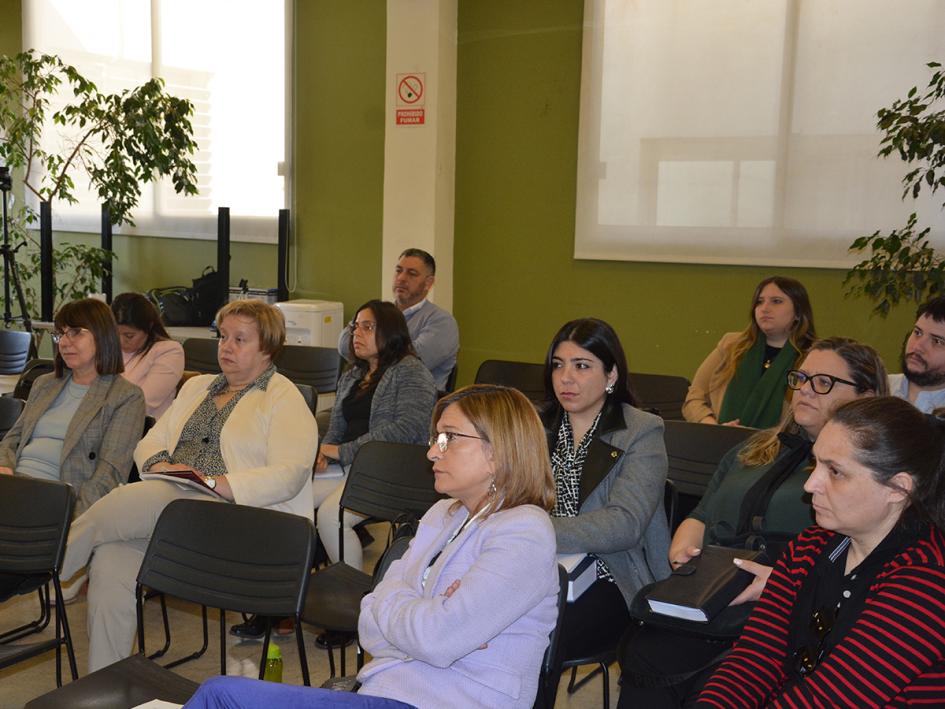 Asistentes de la Jornada sobre entornos digitales y violencia basada en género y generaciones Asistentes de la Jornada sobre entornos digitales y violencia basada en género y generaciones