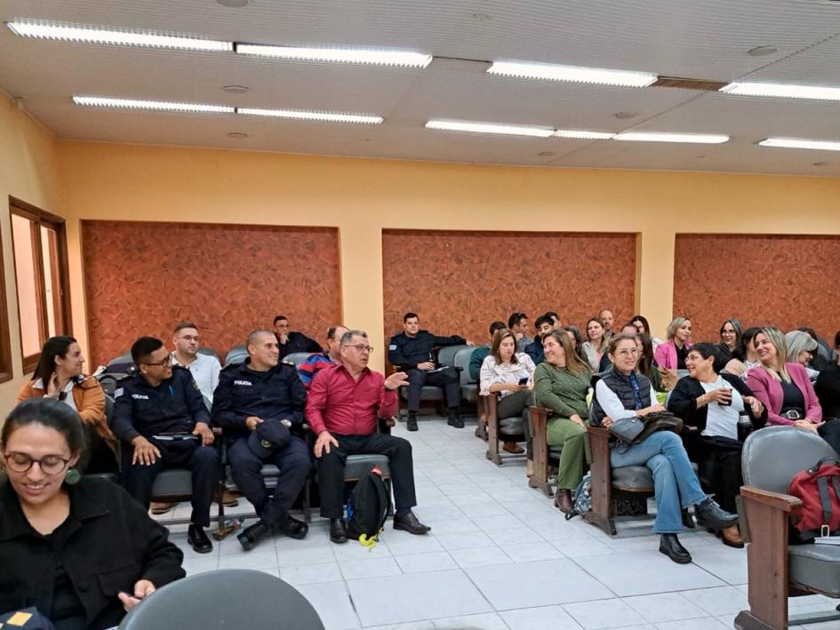 Participantes del Encuentro Regional de funcionarios de las sedes fiscales y policiales Participantes del Encuentro Regional de funcionarios de las sedes fiscales y policiales