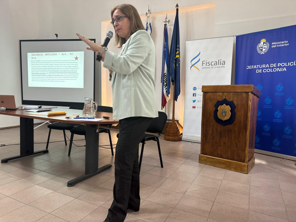 Unidad de Análisis y Contexto contadora Carina Liguori Unidad de Análisis y Contexto contadora Carina Liguori