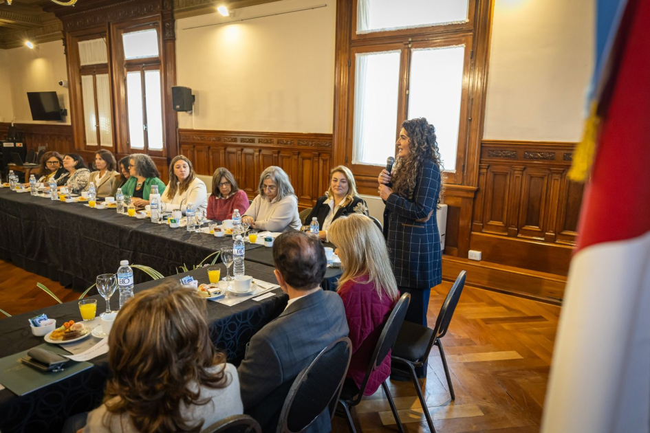 Encuentro regional para conocer el modelo del Polo Integral de la Mujer de Córdoba Encuentro regional para conocer el modelo del Polo Integral de la Mujer de Córdoba