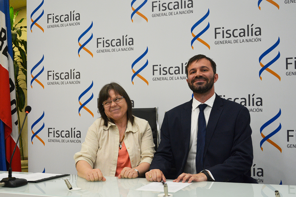 Dr. Juan Andrés GUTIERREZ PEREIRA DAS NEVES Dr. Juan Andrés GUTIERREZ PEREIRA DAS NEVES