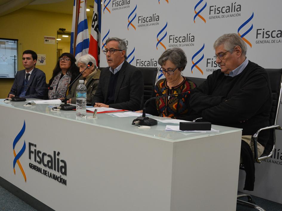 Cipriano Goñi, Alba González, Graciela Montes de Oca, Ricardo Perciballe, Alicia Lusiardo y Wilder T Cipriano Goñi, Alba González, Graciela Montes de Oca, Ricardo Perciballe, Alicia Lusiardo y Wilder T