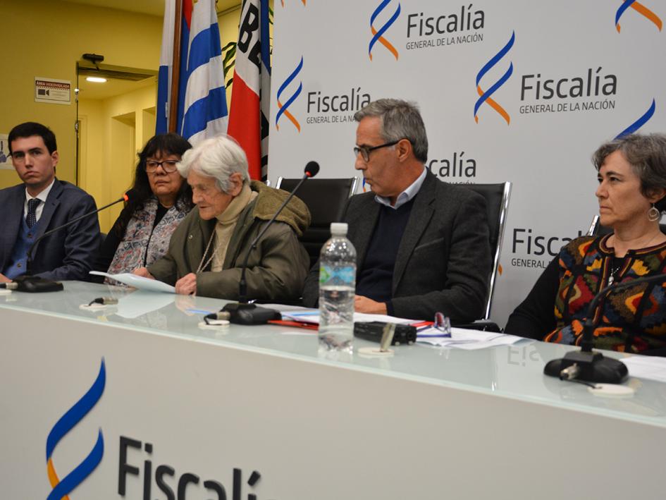 Cipriano Goñi, Alba González, Graciela Montes de Oca, Ricardo Perciballe, Alicia Lusiardo y Wilder T Cipriano Goñi, Alba González, Graciela Montes de Oca, Ricardo Perciballe, Alicia Lusiardo y Wilder T