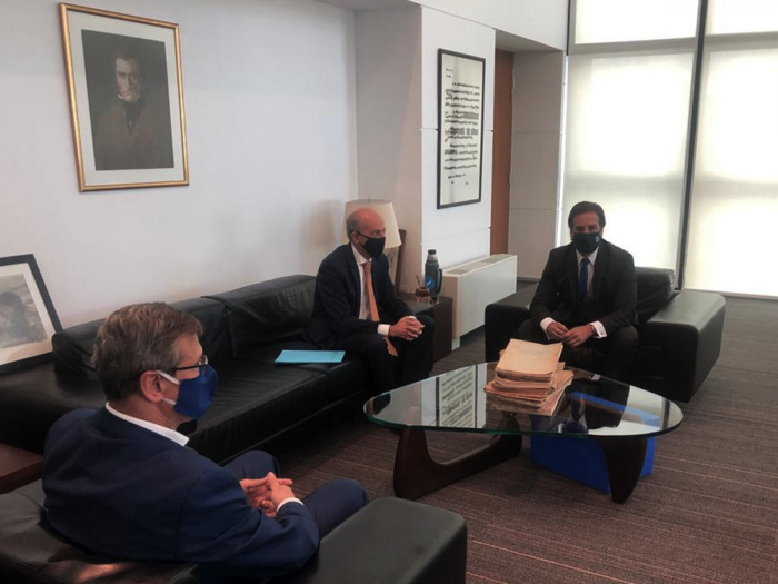 Fiscal de Corte junto al Presidente de la República y el Ministro de Defensa