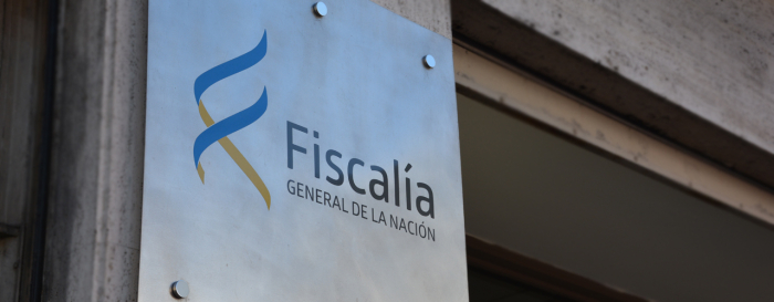 Placa ubicada en la sede central 