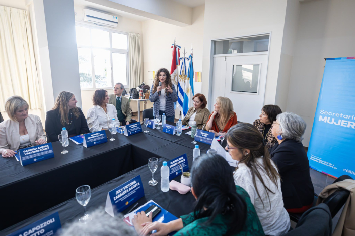 Encuentro regional para conocer el modelo del Polo Integral de la Mujer de Córdoba