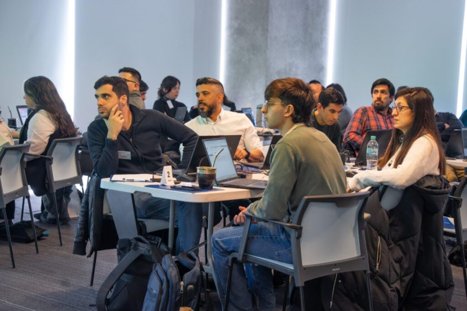 Participantes del taller: referentes de más de 30 organismos públicos y universidades Participantes del taller: referentes de más de 30 organismos públicos y universidades