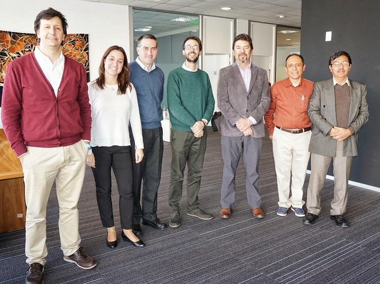 Equipos IDE INEGI Equipos IDE INEGI en una de las instancias del intercambio entre expertos mexicanos y uruguayos.