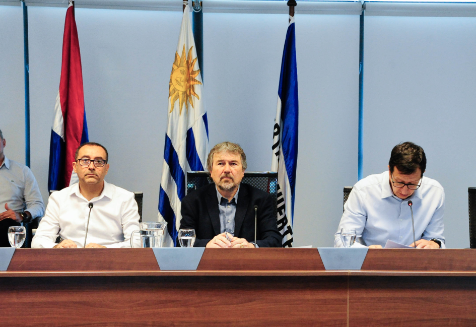 Seminario de intercambio técnico, entre las instituciones de datos espaciales de Uruguay y Colombia Seminario de intercambio técnico, entre las instituciones de datos espaciales de Uruguay y Colombia