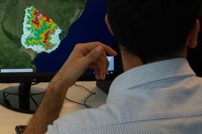Modelo digital de terreno de Uruguay disponible en Datos Abiertos.