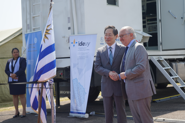 Ministro Pablo da Silveira y el Embajador Huang Yazhong