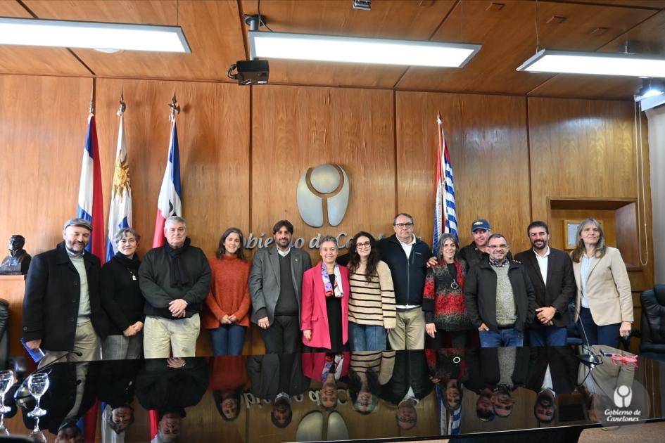 Firma de convenio entre INDDHH y IC Firma de convenio entre INDDHH y IC