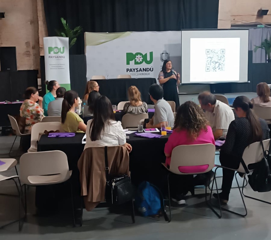 Participantes del curso sobre violencia institucional de género en el ámbito estatal