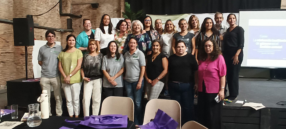 Participantes del curso sobre violencia institucional de género en el ámbito estatal