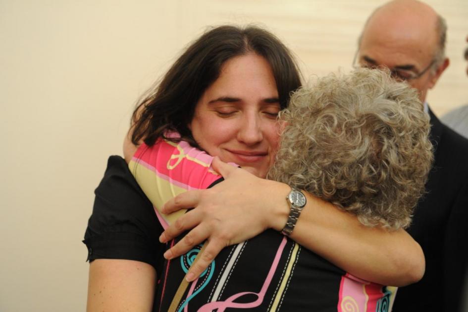 Abrazo de Berta y Macarena Abrazo de Berta y Macarena