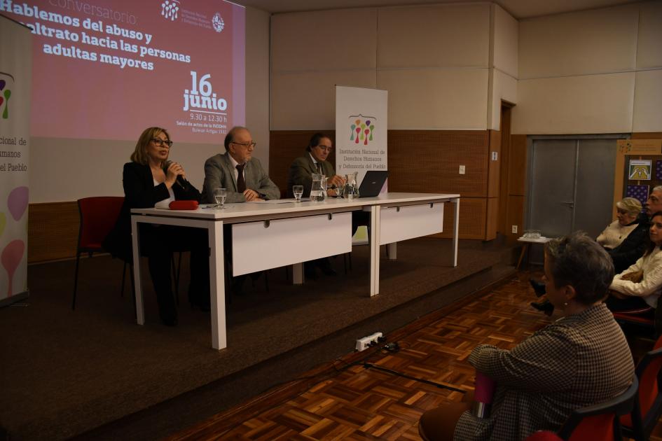 Presentación conversatorio