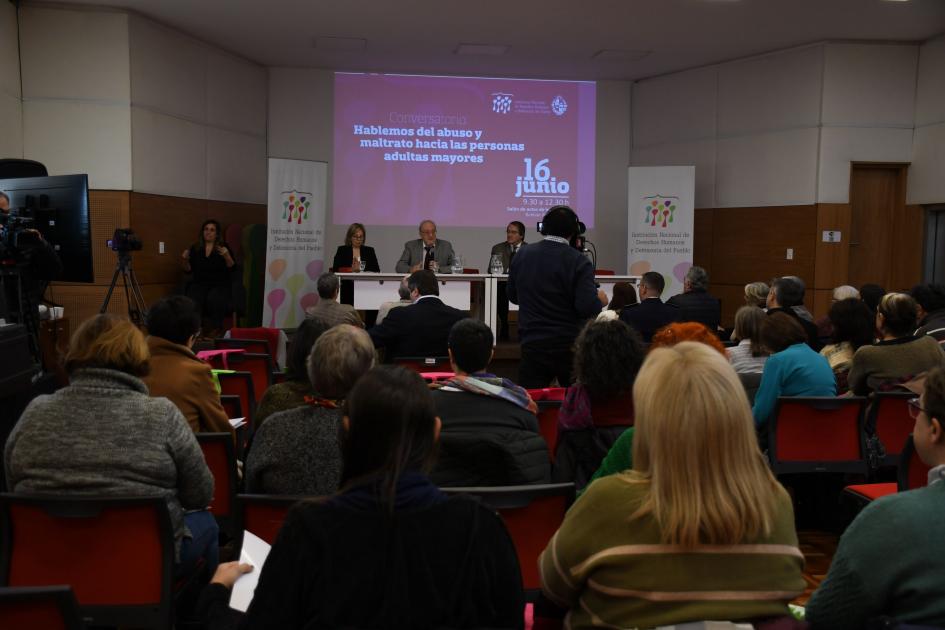 Público conversatorio Público conversatorio