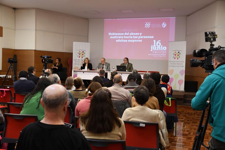 Público conversatorio Público conversatorio