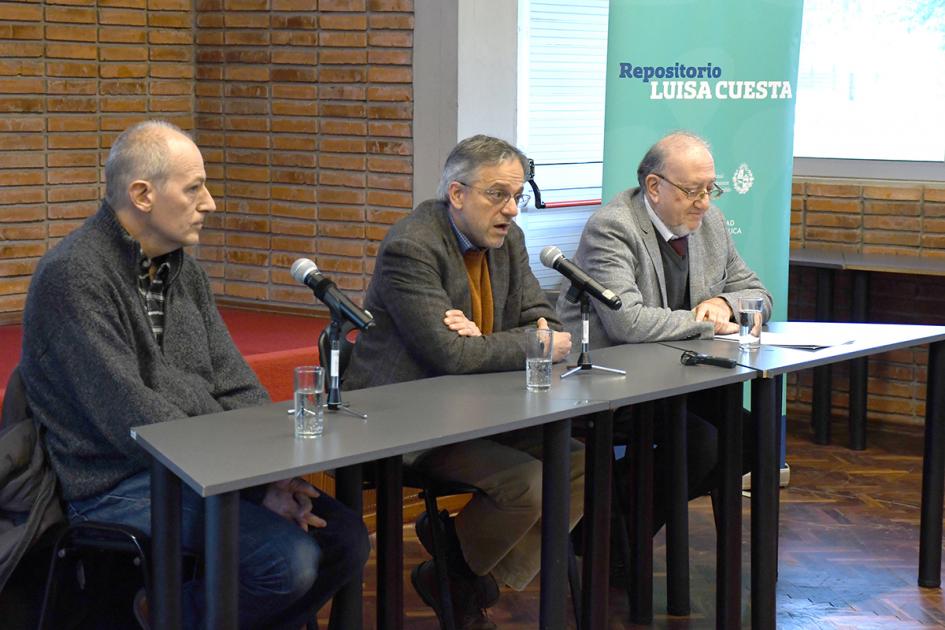 Mesa de presentación Mesa de presentación con Marcos Israel, Rodrigo Arim y Gregory Randall