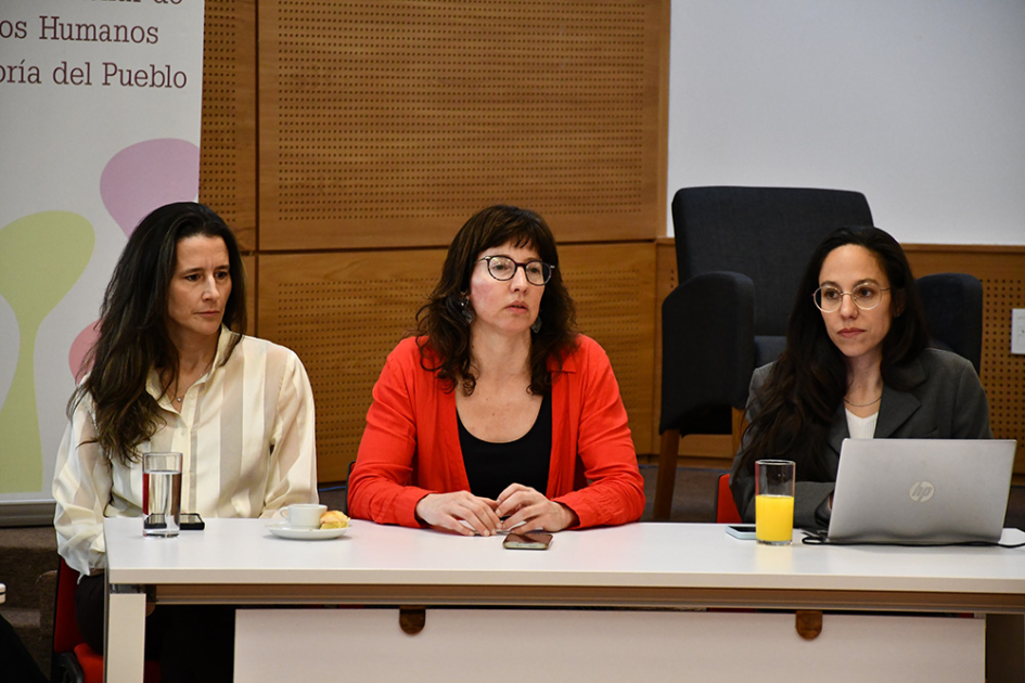 Alejandra Pacífico, Natalia Castagnet y Gianina Podestá del área de Protección del Ambiente INDDHH Alejandra Pacífico, Natalia Castagnet y Gianina Podestá del área de Protección del Ambiente INDDHH