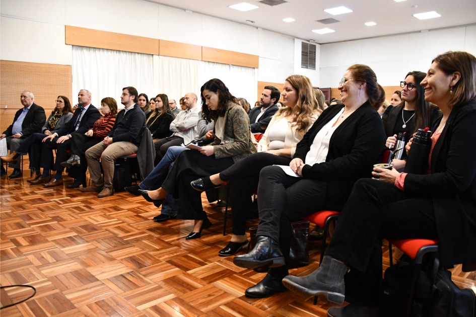 Autoridades presentes y participantes del grupo de trabajo