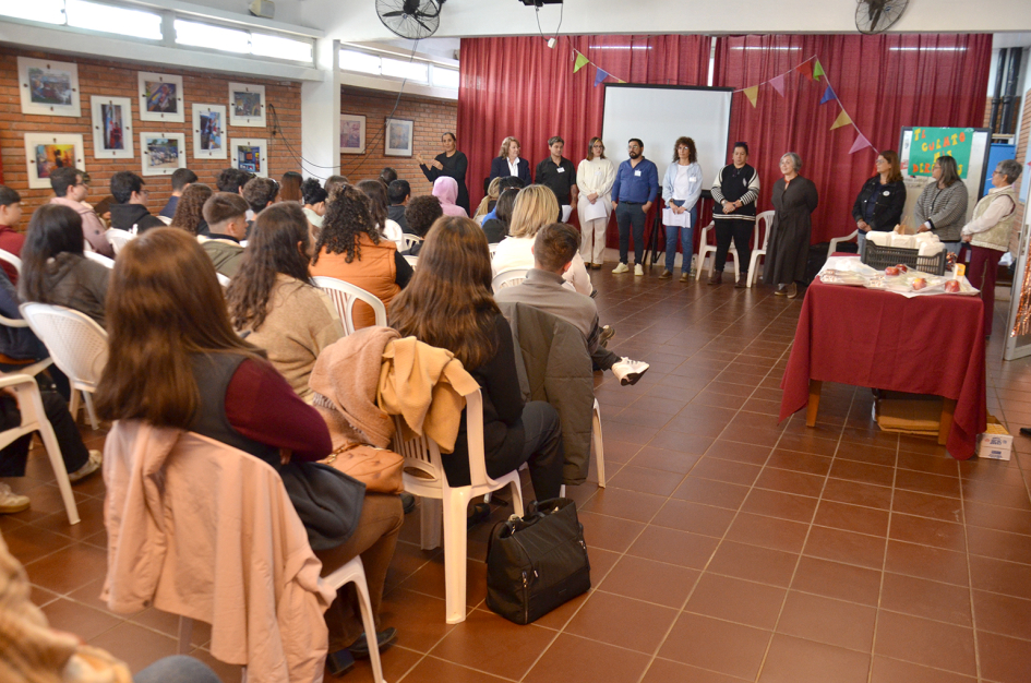 Vista general de las personas participantes durante la apertura