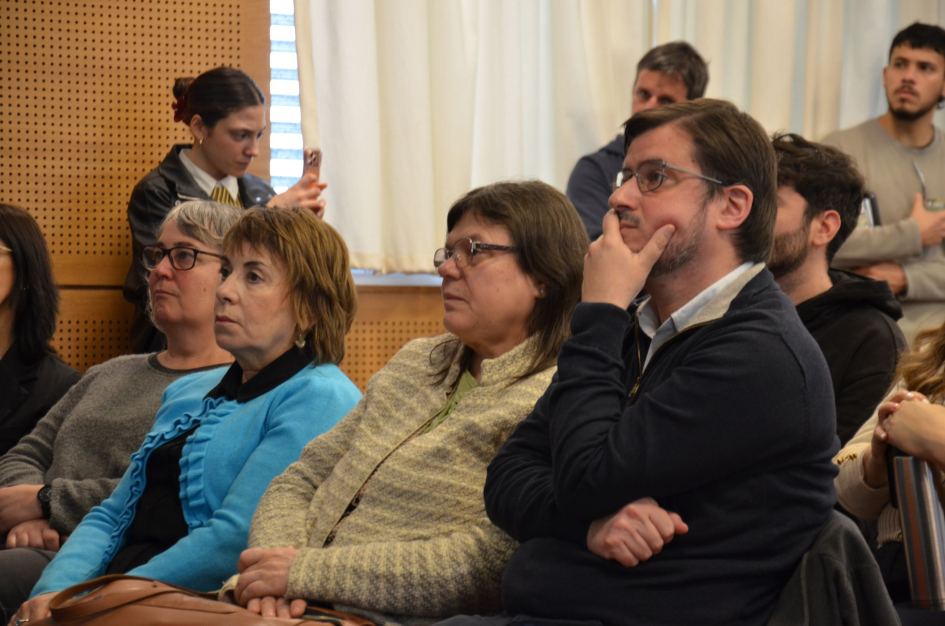 De izquierda a derecha: Dra. Doris Morales, Dra. Mónica Ferrero y Mauricio Fuentes De izquierda a derecha: Dra. Doris Morales, Dra. Mónica Ferrero y Mauricio Fuentes
