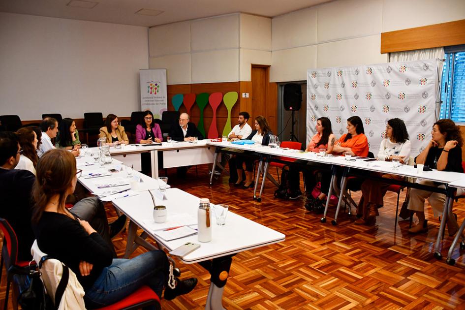 Mesa de diálogo sobre conciliación de la vida personal, familiar y laboral participantes de la mesa de diálogo
