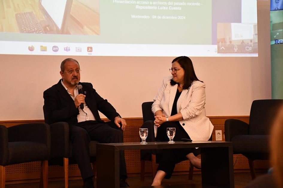 Álvaro Mombrú, vicerrector de la Udelar, junto a Carmen Rodríguez, presidenta de la INDDHH Álvaro Mombrú, vicerrector de la Udelar, junto a Carmen Rodríguez, presidenta de la INDDHH