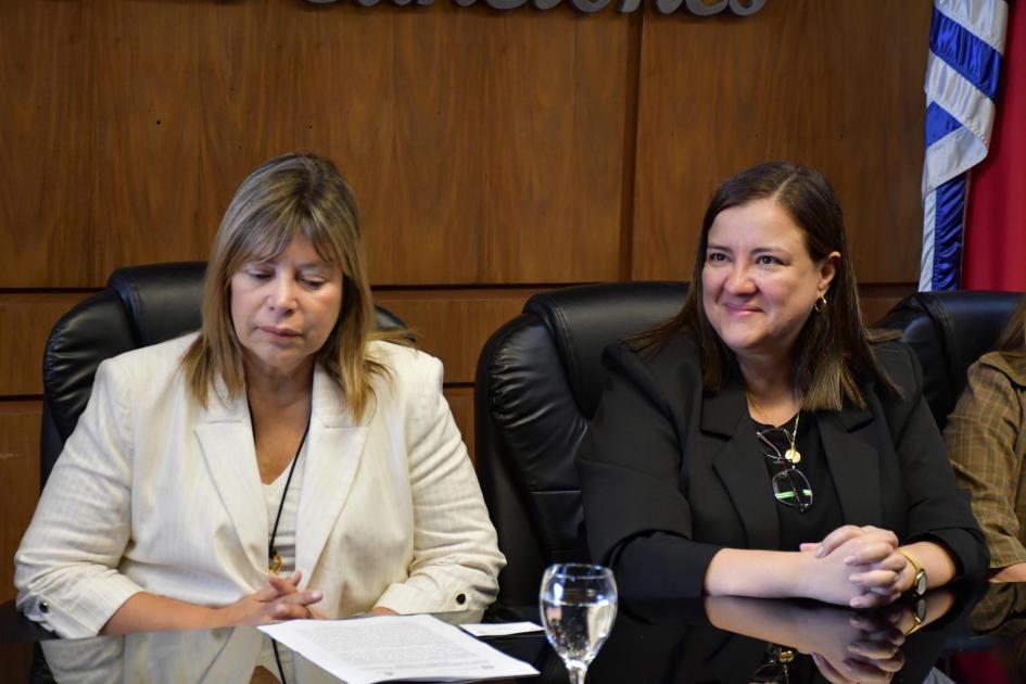 Presidenta de la Institución, Carmen Rodríguez junto a la intendenta interina, Gabriela Garrido Presidenta de la Institución, Carmen Rodríguez junto a la intendenta interina, Gabriela Garrido