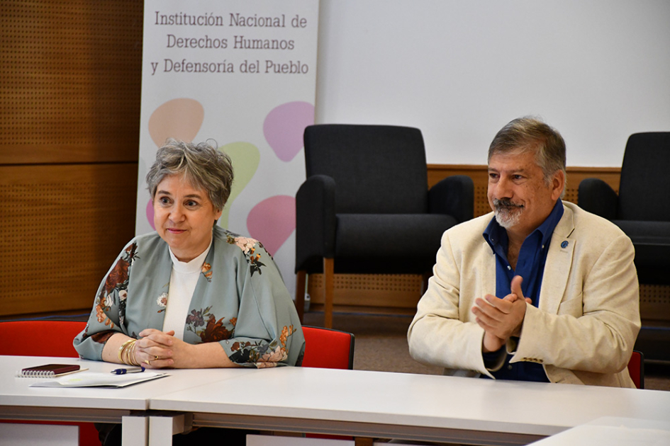 Directora INDDHH, Jimena Fernández; Gonzalo Kmaid de FAO Directora INDDHH, Jimena Fernández; Gonzalo Kmaid de FAO