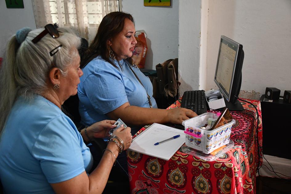 Integrantes de Uruvene Integrantes de Uruvene tomando los datos de los asistentes